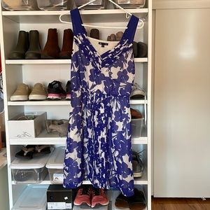 Blue floral dress gap size small